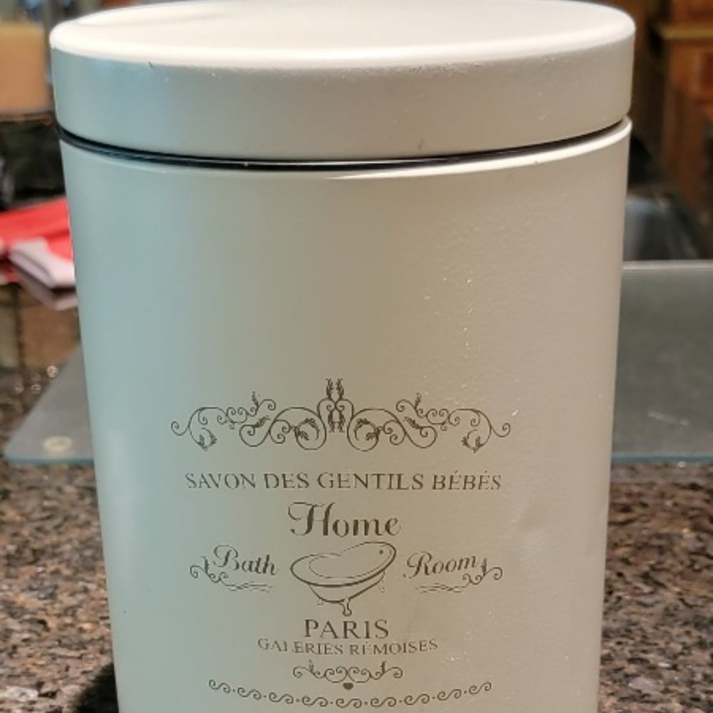 Home Basic Paris 3 Liter Waste Bin, White